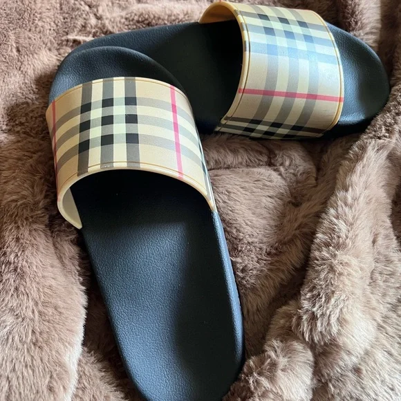 Burberry | Shoes | Gently Used Authentic Womens Burberry 